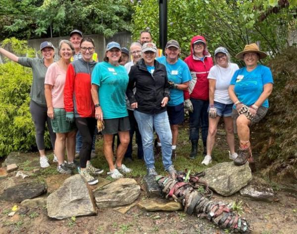 volunteers-with-recovered-collars-768x605